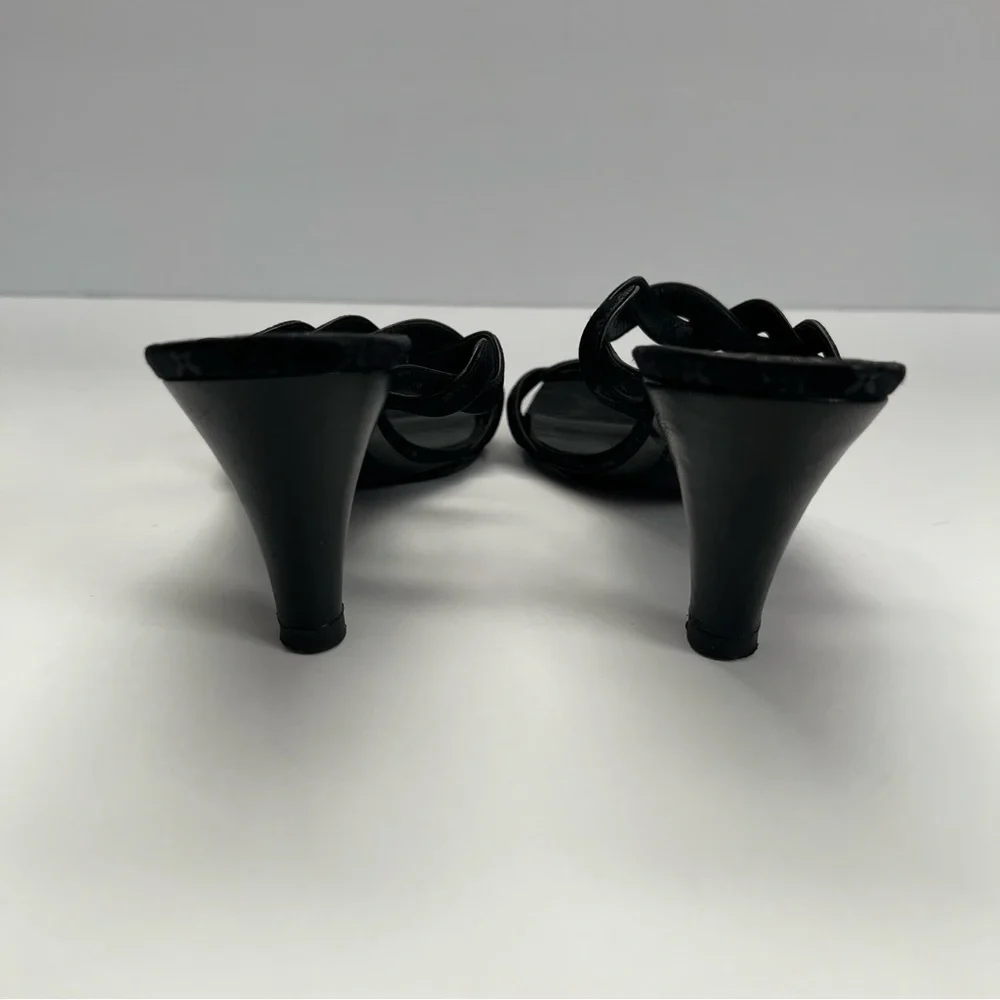Louis Vitton LV Monogram Double Strap Heels - Picture 4 of 10